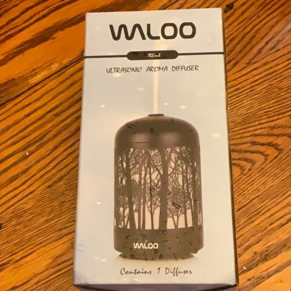 NWT Waloo Ultrasonic Aroma Diffuser